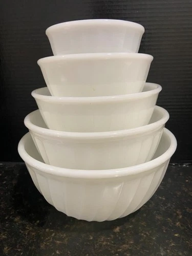 Vintage Fire King White Swirl 5-pc. Mixing Bowl Set 5",6",7",8",9" EUC