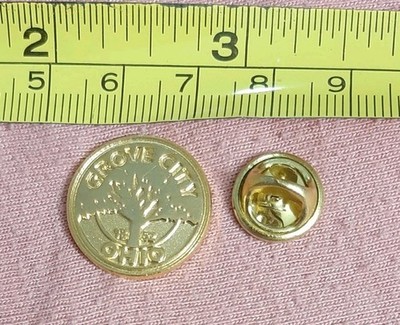 Gold Tone Grove City Ohio 1852 Seal Travel Souvenir Jacket Lapel Pin