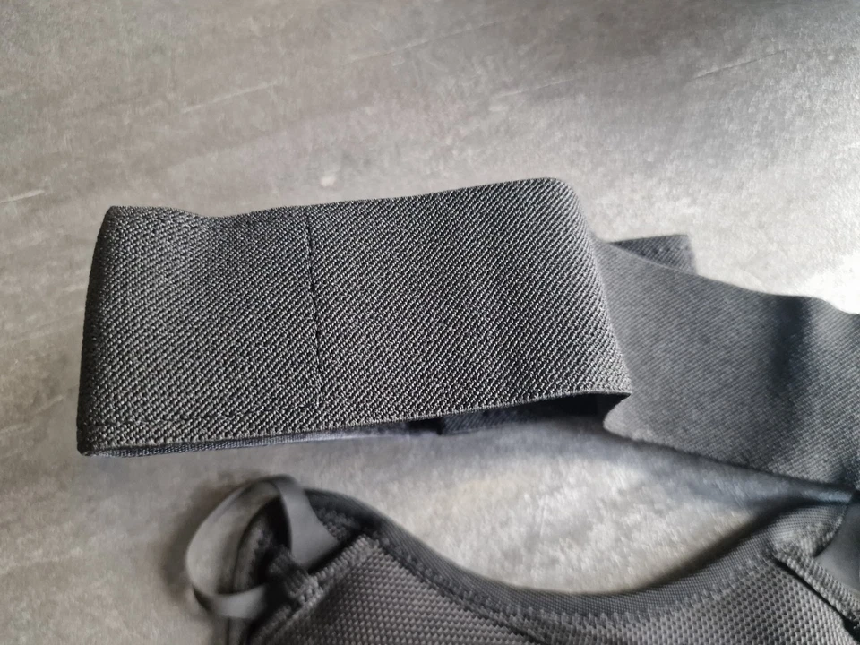 OtterBox Utility Latch II with Accessory Bag for 7-9 inch Tablet, Black, Non-Ret - Image 2 of 4