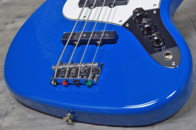 Fender Made in Japan Hybrid II Jazz Bass Forest Blue bass guitar