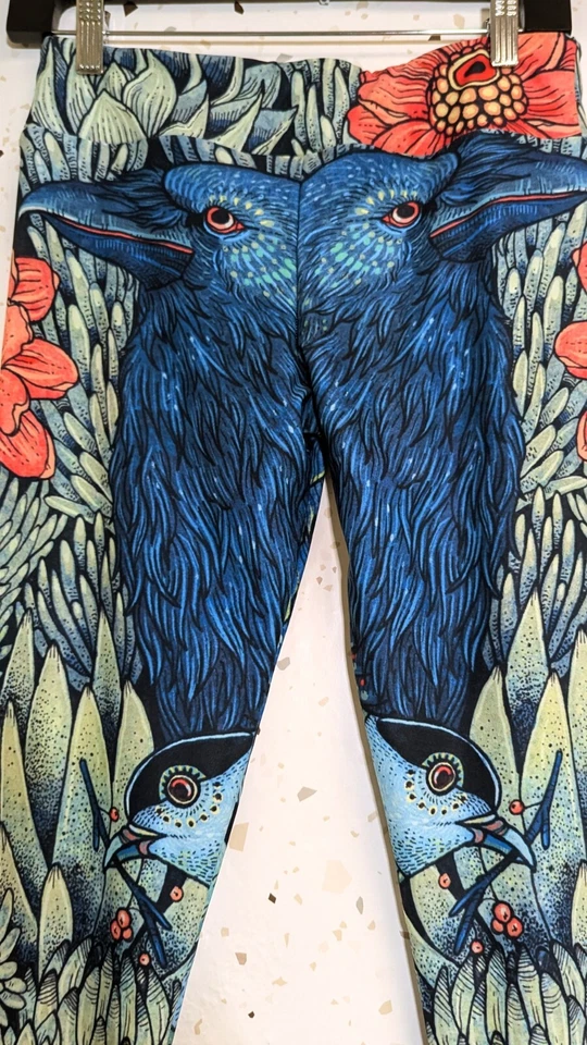 Society 6 Huevo Cósmico Yoga Leggings Cuervo Cuervo Búho Pájaros Talla Mediana | 250823 Foto 2 de 4