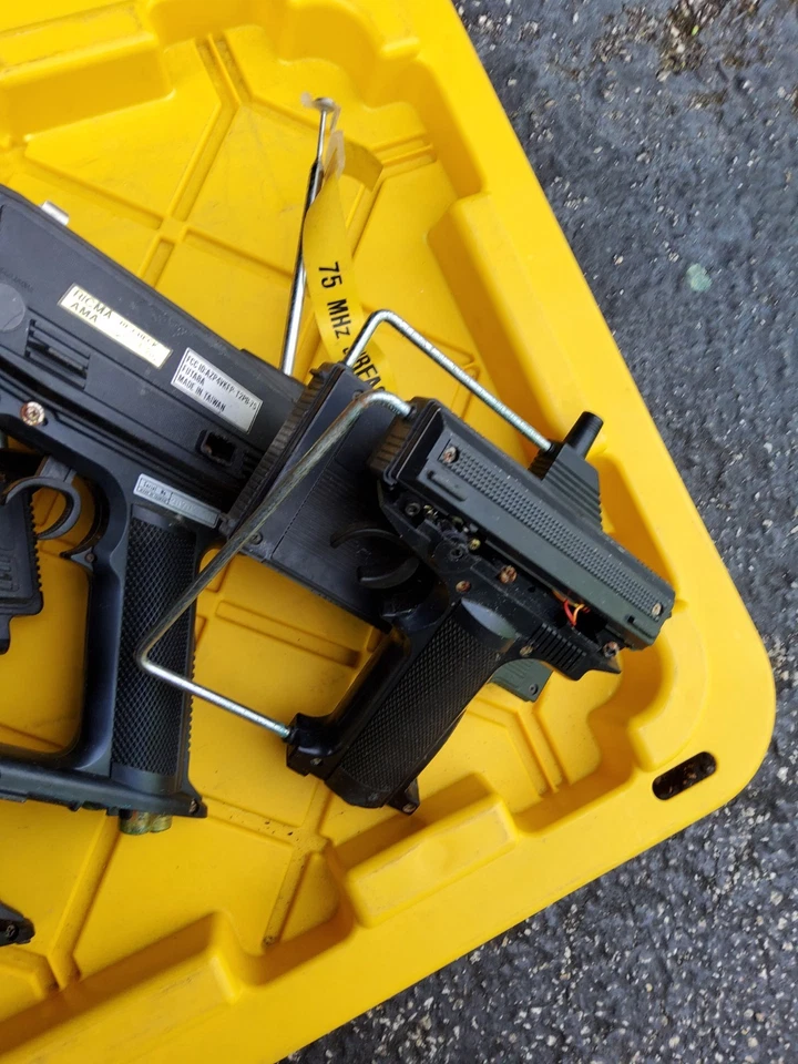 futaba controller lot of 3 for parts - Image 2 of 4