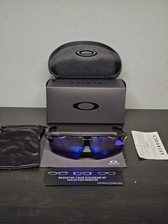 New Oakley Radar EV Patn Sunglasses Black Frame Blue Prizm Lenses OO9208