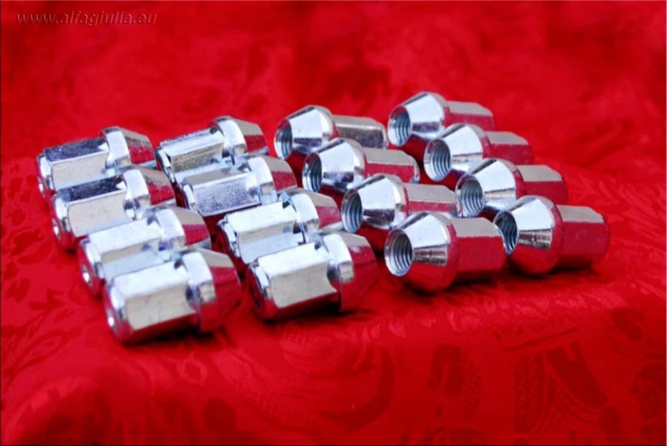 Dadi kit 16 pcs Nissan Datsun Renault Alpine A 110 Renault R8 R12 R15 R17 filett Foto 2 de 4