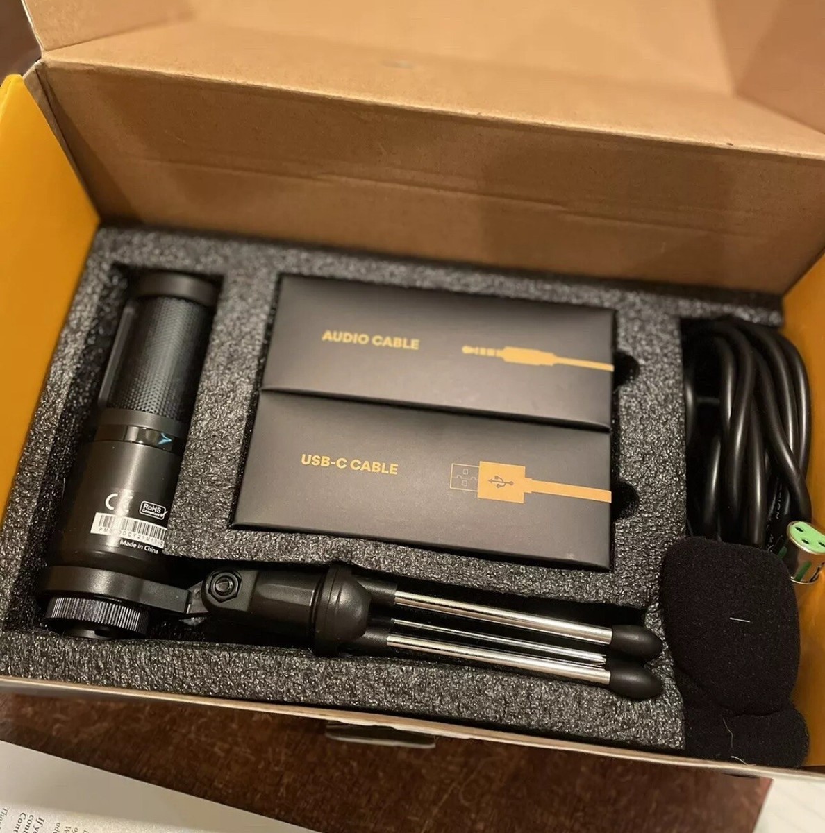 MaonoCaster Lite AU-AM200 S1 Starter Bundle w/ Microphone Podcast