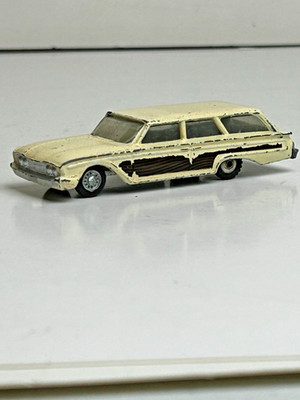 Hubley Real Toys Diecast 1960 Ford Country Squire Station Wagon #1, Read