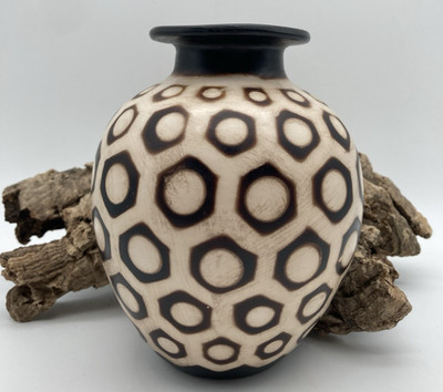 Segundo Carmen Chulucanas Peru Art Pottery Vase Signed Geometric Black Cream