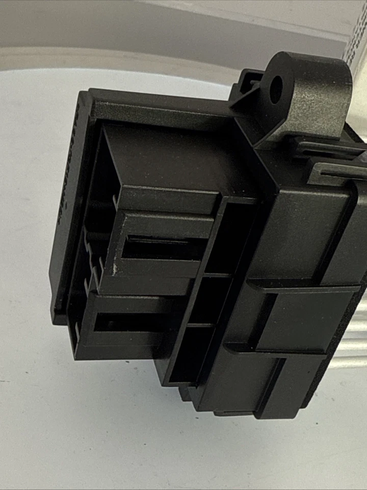 Parte de resistencia del motor soplador HVAC Carquest Premium # RUC1011 Foto 4 de 4