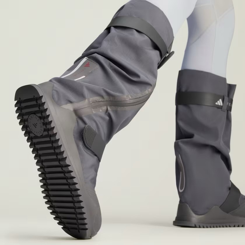 Size 7- Adidas BY STELLA MCCARTNEY WINTERBOOT COLD.RDY SHOES