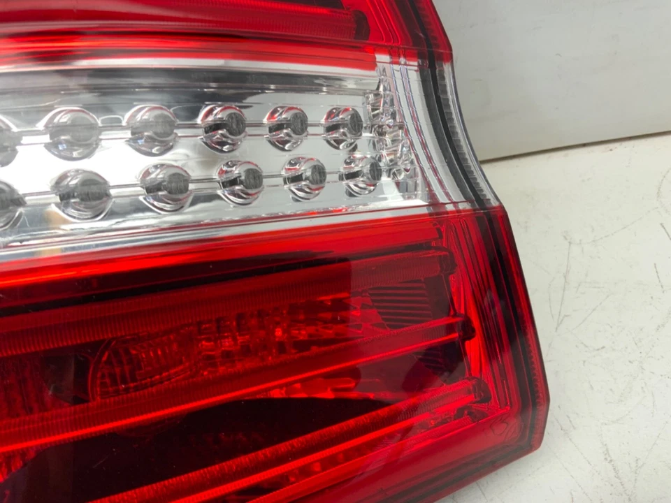 *DAÑADO* 2012-2015 Mercedes Benz ML350 ML550 lado del conductor LED luz trasera OEM Foto 4 de 4