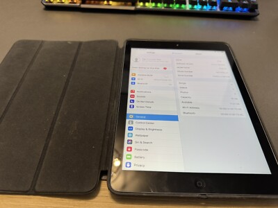 Apple iPad Air (1st Generation) A1474 16 GB, Wi-Fi, 9.7 in - Space Gray