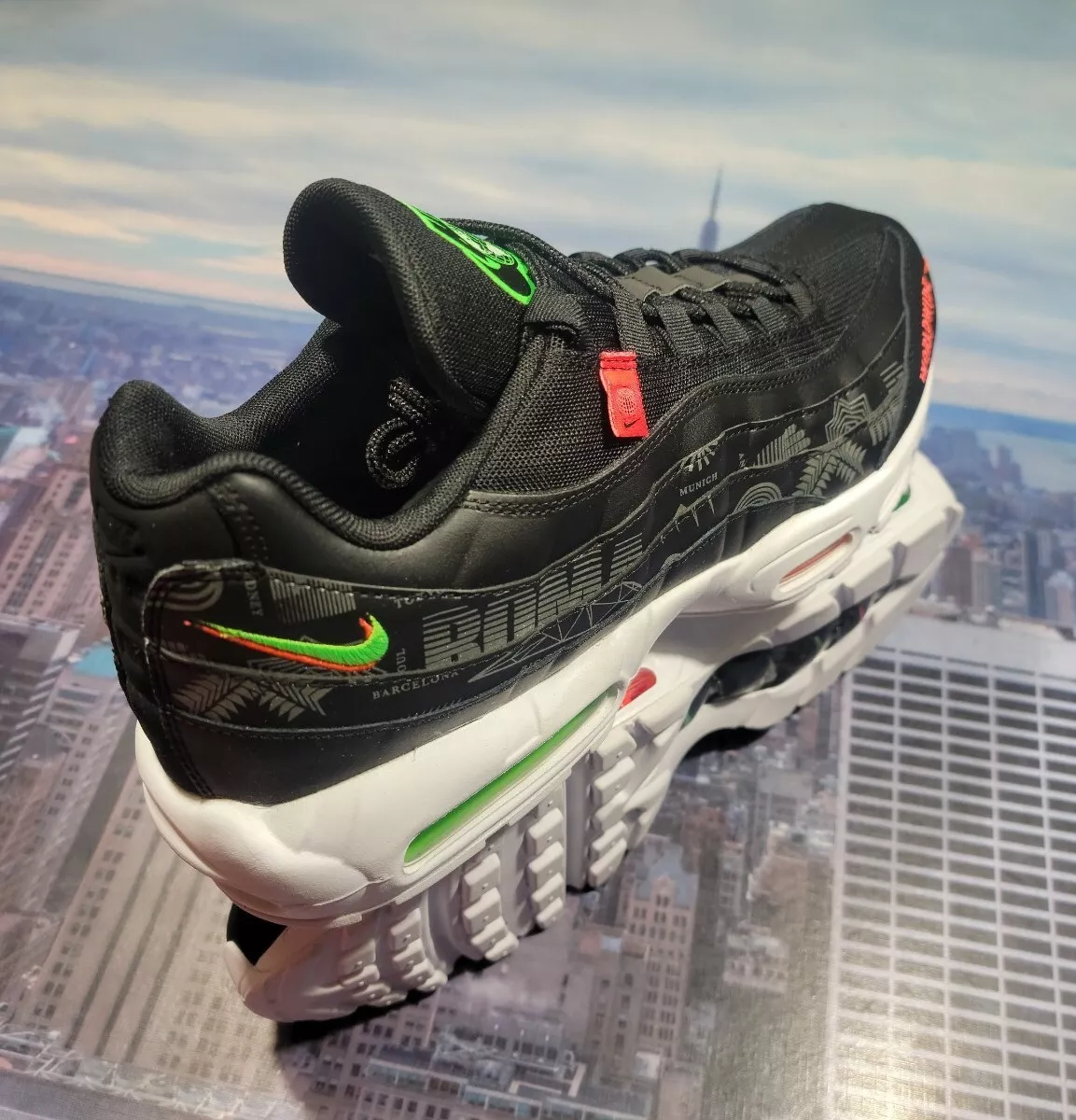 Nike Air Max 95 WW Worldwide Black/White-Green Strike Men Size 14