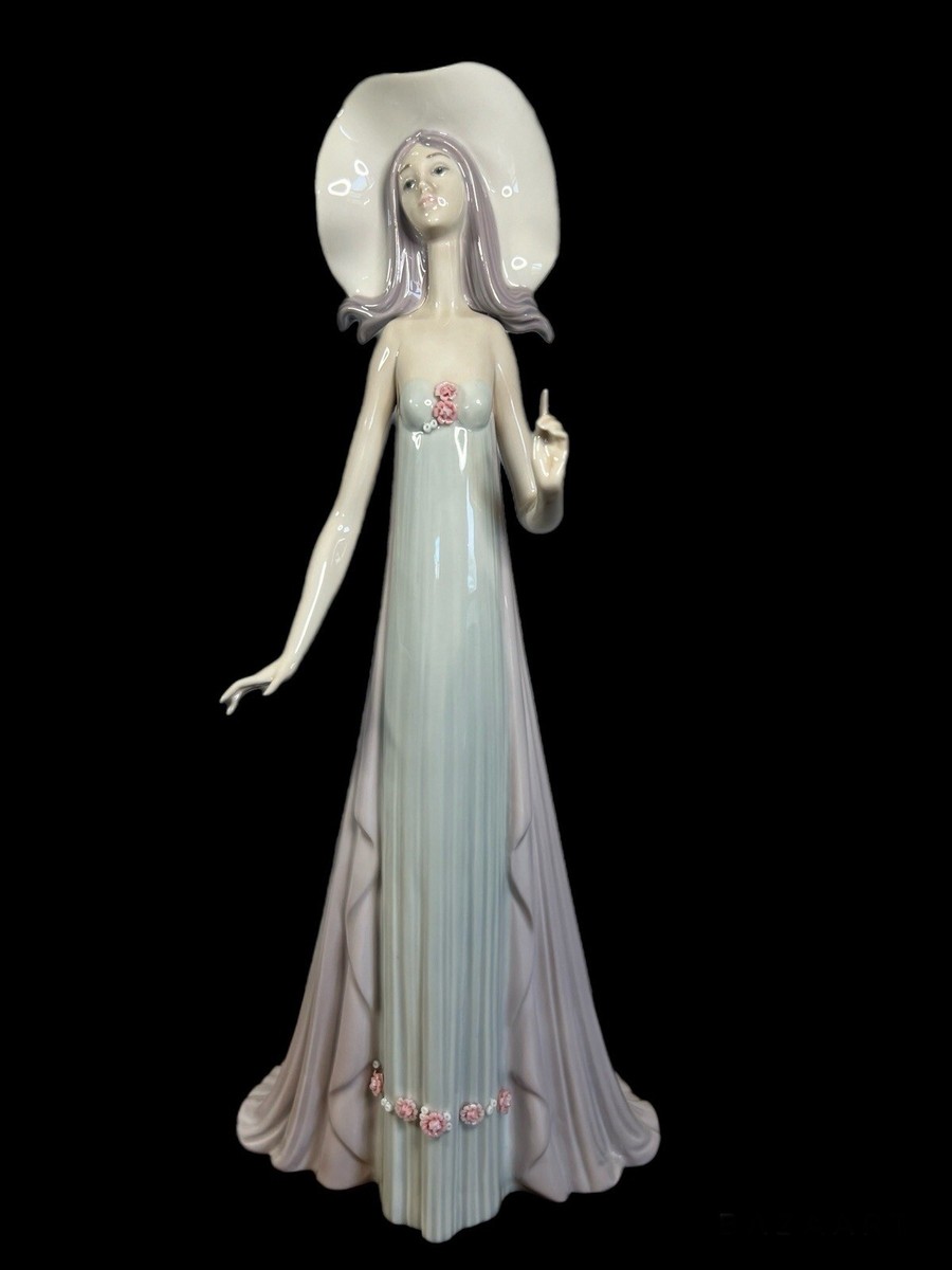 LLADRO リヤドロ 01431 The Debutante LLADRO 