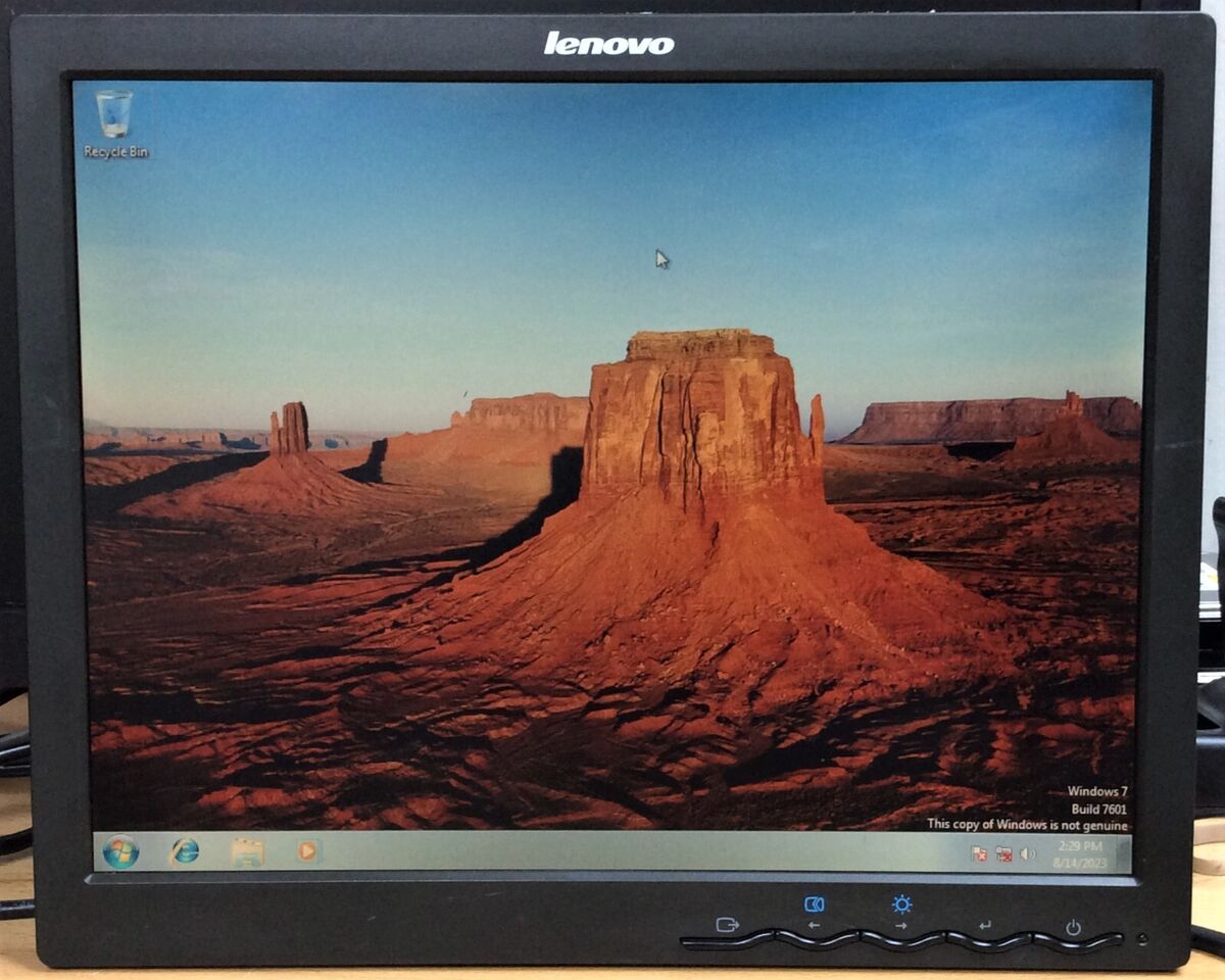 Lenovo ThinkVision 9205-AB6 15 Lenovo ThinkVision 9205-AB6 15