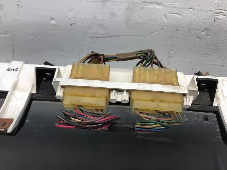 Cuadro de instrumentos velocímetro 122 k millas Subaru sedán AT 1987 1988 1989 Foto 4 de 4