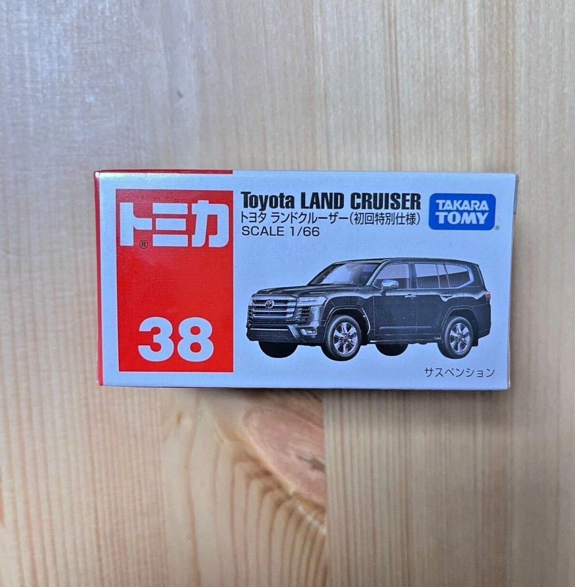 Takara Tomy Tomica 1/66 NO.38 Toyota Land Cruiser MPV Diecast Car
