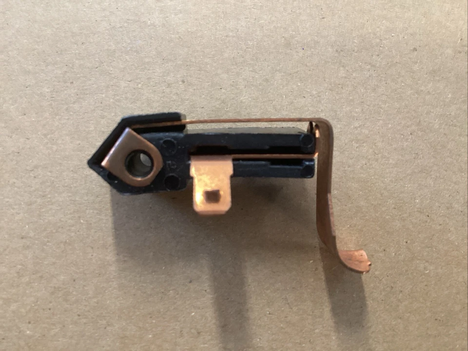 Interruptor de freno de estacionamiento Chevrolet Malibu Monte Carlo 1982-1996 GM # 3521242 NUEVO DE STOCK Foto 3 de 4