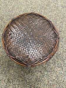 VINTAGE AKHA THAI ROUND BASKET HAND-WOVEN ROUND BASKET WITH LID.
