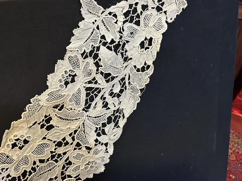 Large Pt De Venice Bertha Collar - image 2 of 4