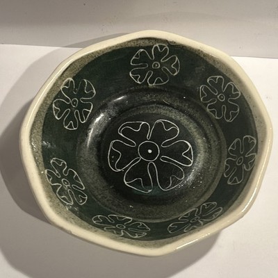 Vintage Alison Dunn (Cromarty Keramik) grüne Blumen kleine Schale signiert
