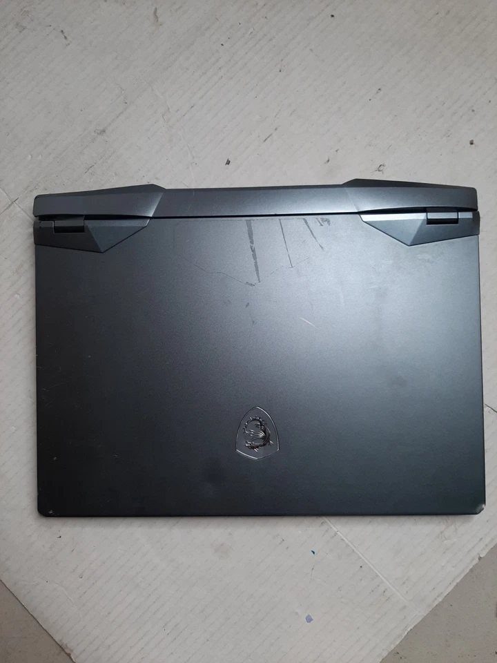 Portátil MSI GE66 Raider i7-10750H SIN RAM/SSD/OS. SIN ARRANQUE NVIDIA RTX 3070 #97 Foto 2 de 4