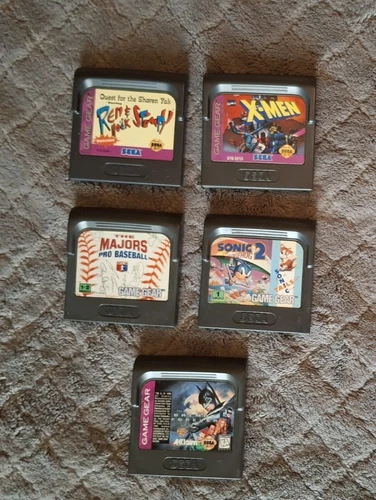 Sega Game Gear lot of 5 game cartridges UNTESTED and 2 protective cases