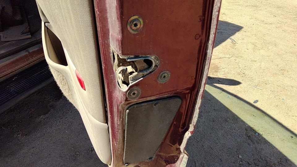 Pestillo puerta delantera derecha pasajero GMC Yukon 1994-00 con varillas/cables OEM 16631626 Foto 4 de 4