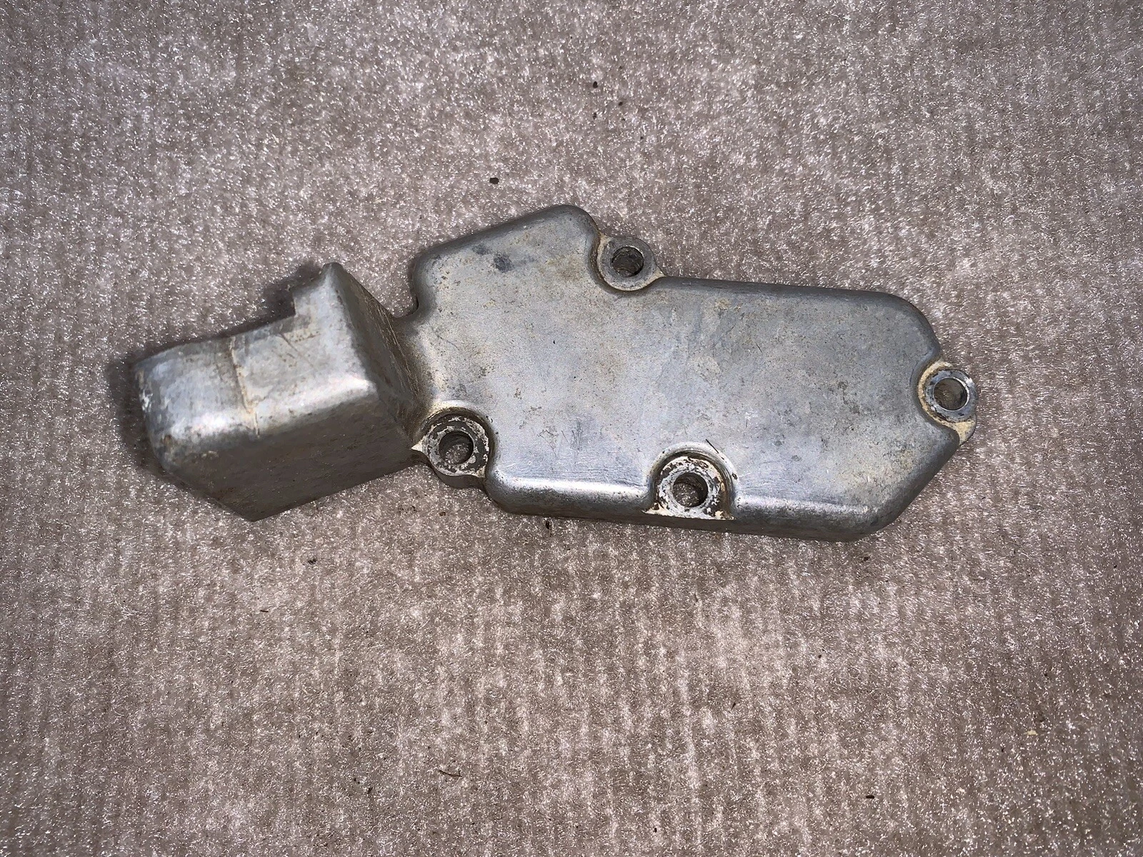 2003 YAMAHA 99-22 YZ250 OEM Engine Power Valve Exhaust Valve Linkage Arm Cover