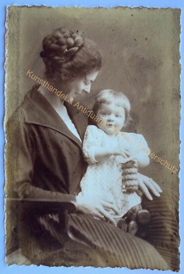 orig. Photo postcard mother child baby around 1920