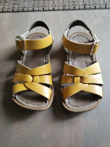 Toddler Saltwater Sandals Leather Mustard Yellow Kids girls shoes Hoyway Size 7 | eBay