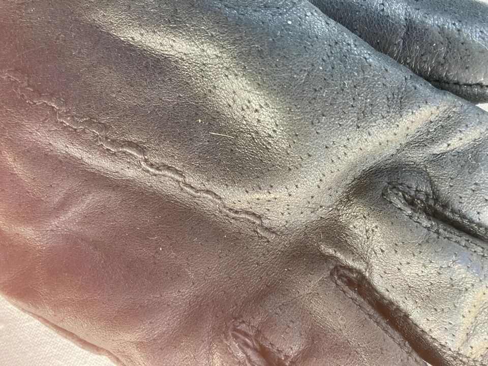 Guantes de cuero genuino aislantes Thinsulate de colección negros talla mediana para damas Foto 3 de 4