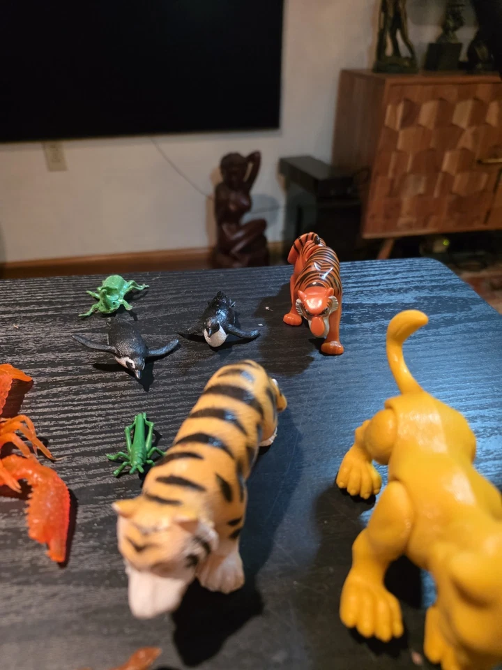 Lot of 55 Collectible Mixed Animal Figures PVC/Rubber/Plastic Variety Of Brands - Image 4 of 4