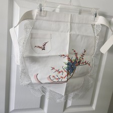 Vtg NWOT Hand Embroidered Lace Trim ApronStunning apron with button closure