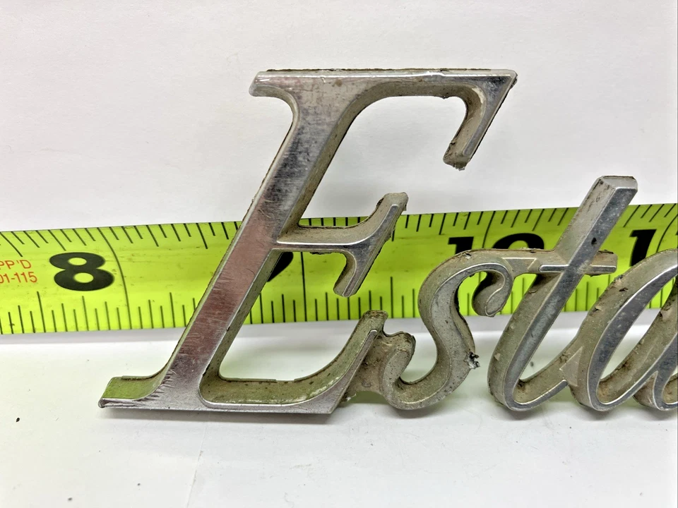 Emblema de panel Qtr OEM 8739651 / 9616496 1969-71 Chevrolet Kingswood Estate (683) Foto 4 de 4