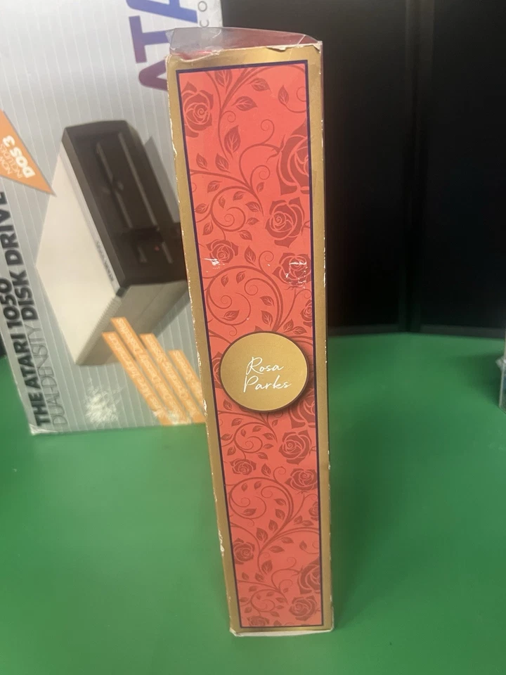 Barbie Signature Rosa Parks Inspiring Women Series Modelo a seguir Derechos Cicil Foto 3 de 4