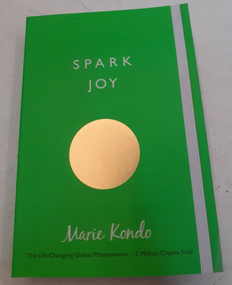 Spark Joy: An Illustrated Guide to the Japanese Art of Tidying by Kondo, Marie