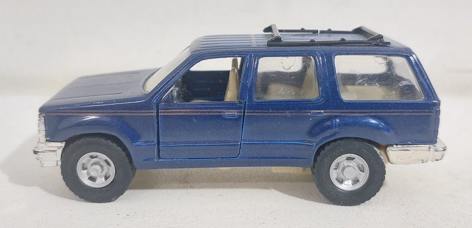79529 MAISTO 1/42 a frizione - Ford Explorer - Immagine 2 di 4