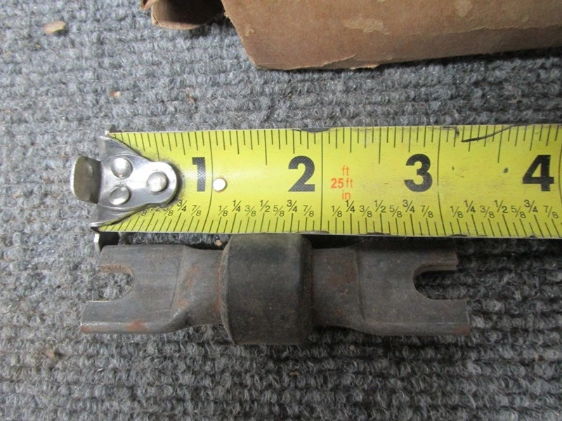 Soporte amortiguador trasero Ford Pass 1957 58 sedán entrega 58 y vagón Foto 4 de 4