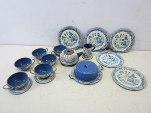 vintage tin tea set