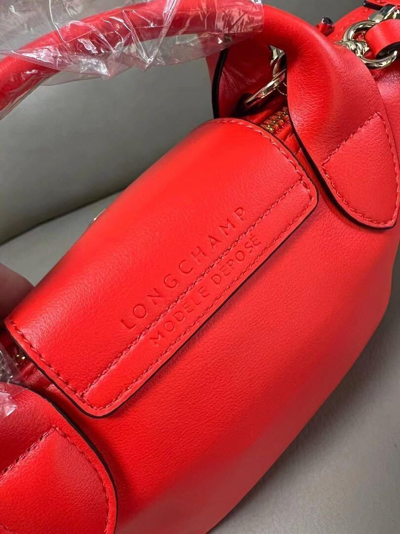 LONGCHAMP 赤 ショルダーバッグ サコッシュ 22066871_52111303_600.jpg