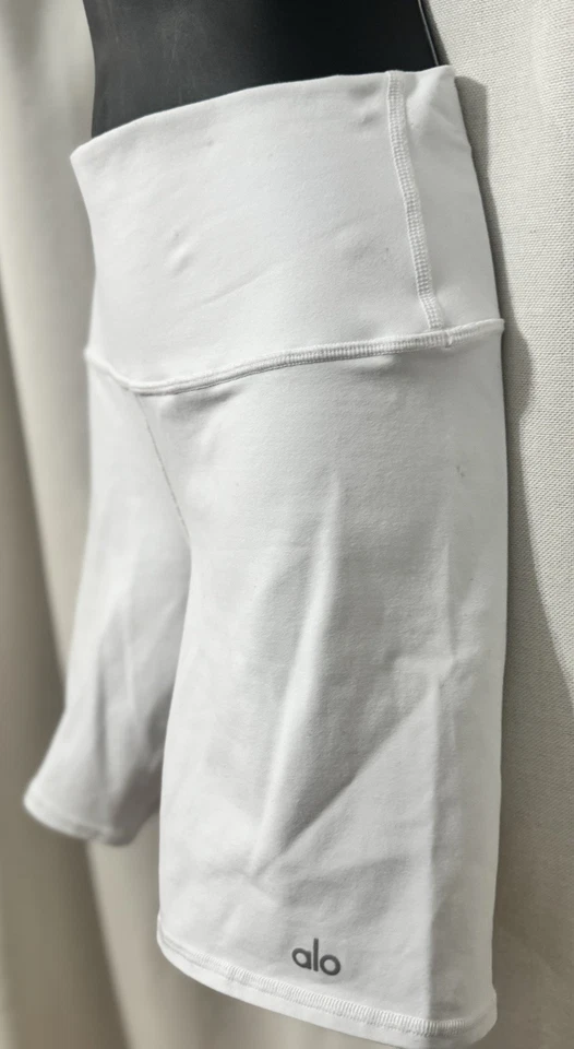 Alo Yoga Women's White High-Waist Biker Shorts - Image 3 of 4