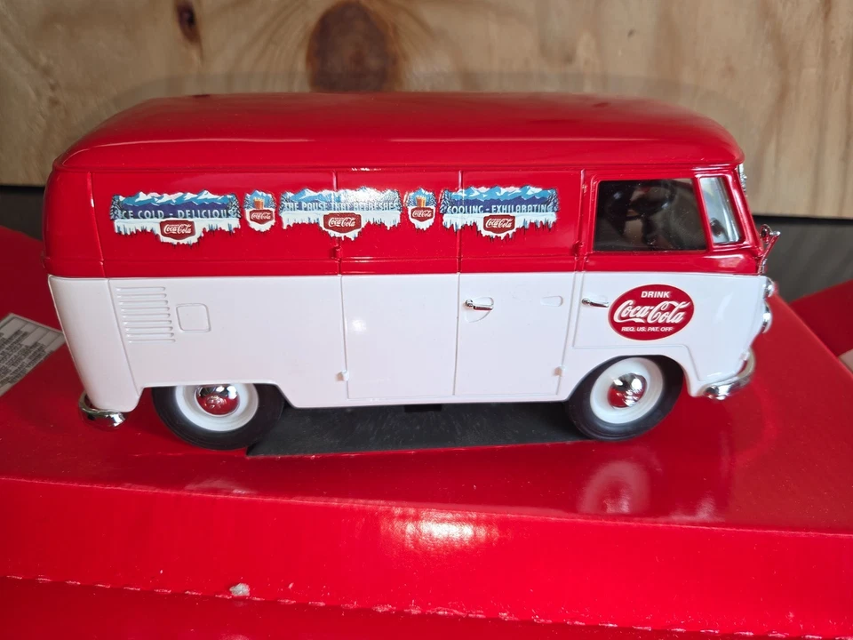 Coca Cola Diecast Solido Coca Cola V. W. 1966 Combi Die Cast 1:19 Scale Replica - Image 4 of 4