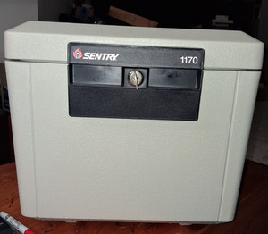 SentrySafe 1170 Fireproof File Box Letter Size New Open Box 1 Key Document Safe