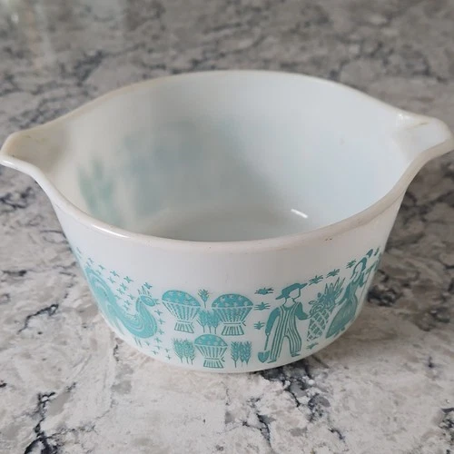 PYREX Butterprint Milk Glass Mixing Bowl White Blue Farm 473 Mid-Century Modern