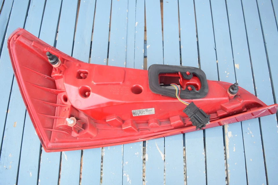 OEM 2009 2010 2011 2012 AUDI Q5 LED RIGHT PASSENGER TAIL LIGHT - Imagem 3 de 4