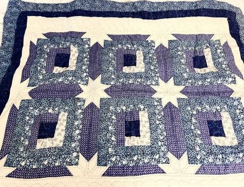 1980s Handmade Quilt Machine Pieced Hand Quilted 48x57 Blue & White Vintag 15450