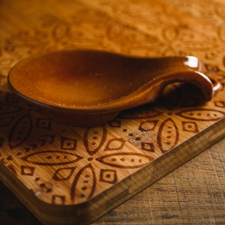 Frankoma Pottery Glossy Brown Spoon Rest 4Y with hole for hanging MCM