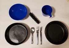 GSI Outdoors Camping Bugaboo Mess Kit Pot & Pan with Blue Mug  & Bowl Cutlery