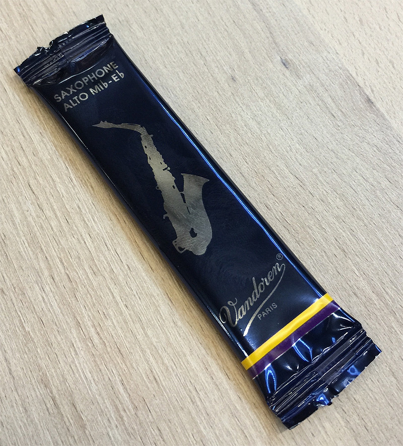 Альт-саксофон Vandoren Classic с 2 лезвиями 1 шт 1990₽