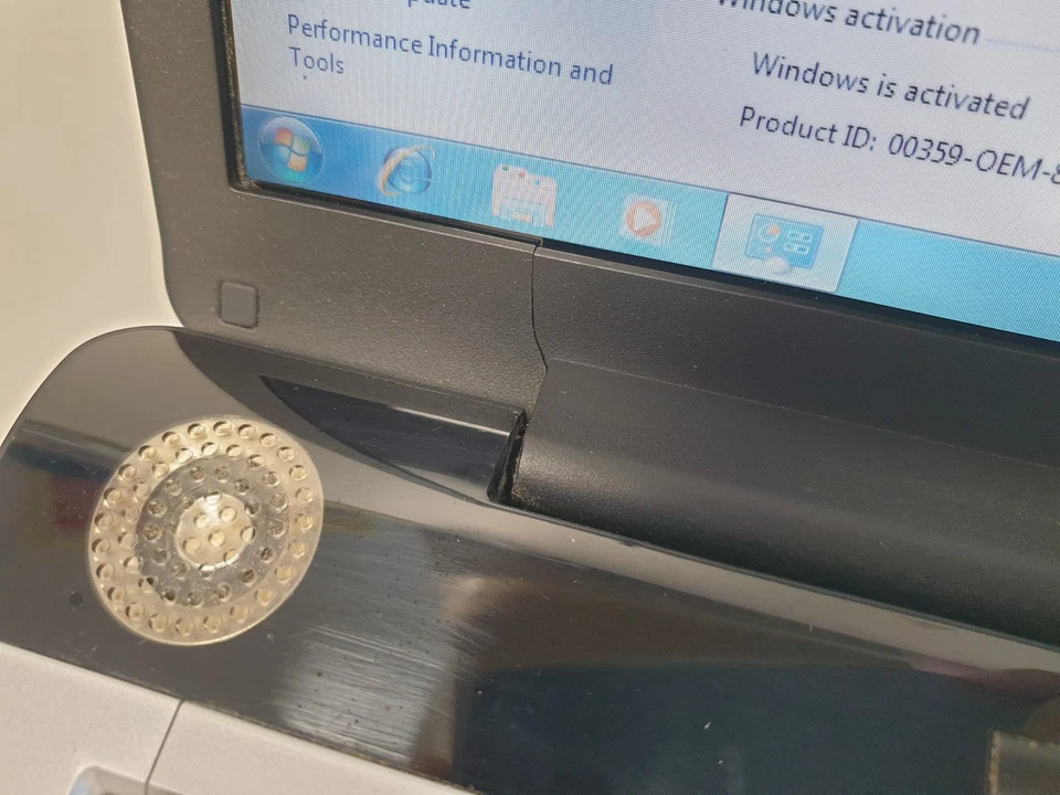 Toshiba Equium A200-15L P  Pentium T2080  1.73GHz - 2GB - 15.4" 160gb - Image 4 of 4